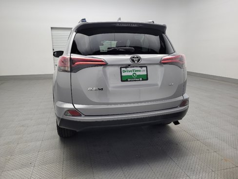 Used 2018 Toyota RAV4 LE image 6