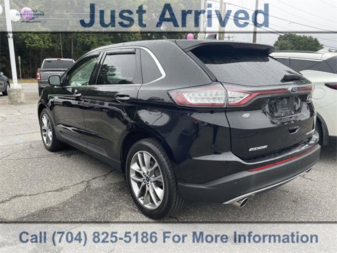 Used 2017 Ford Edge Titanium w/ Technology Package image 4