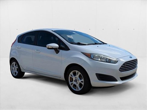 Used 2015 Ford Fiesta SE image 3