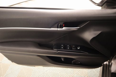 Used 2019 Toyota Camry LE image 17
