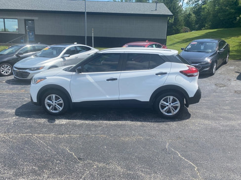 Used 2020 Nissan Kicks S image 4