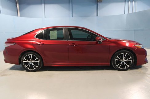 Used 2018 Toyota Camry SE image 31