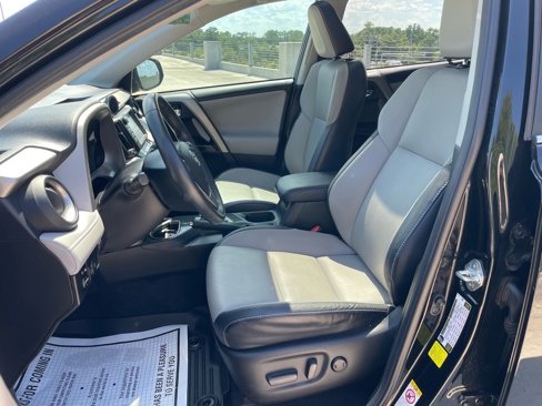 Used 2018 Toyota RAV4 Limited image 18