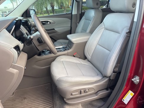 Used 2020 Chevrolet Traverse LT w/ Driver Confidence II Package image 10