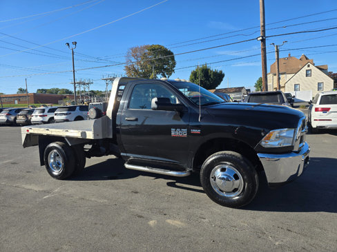 Used 2016 RAM 3500 Tradesman w/ Chrome Appearance Group image 4