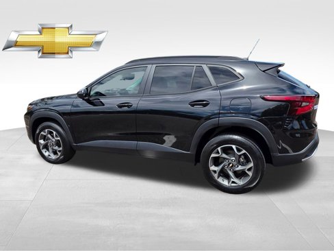 Certified 2024 Chevrolet Trax LT w/ Driver Confidence Package image 4