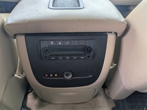 Used 2014 Chevrolet Suburban LT image 14