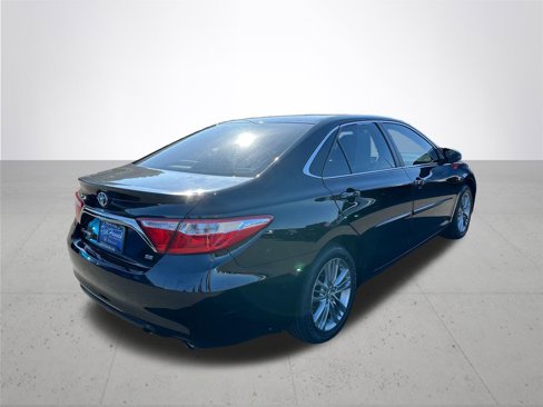 Used 2017 Toyota Camry SE image 7