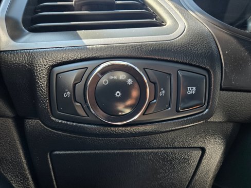 Used 2019 Ford Edge SE image 26