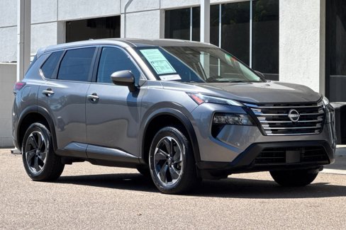 Used 2024 Nissan Rogue SV image 6