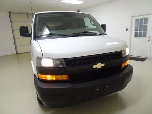 Used 2019 Chevrolet Express 2500 w/ Driver Convenience Package image 7