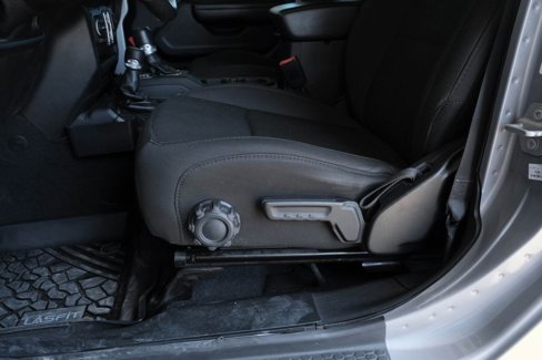 Used 2018 Jeep Wrangler Unlimited Sport S image 13