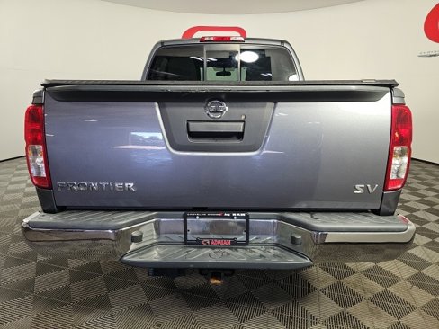 Used 2017 Nissan Frontier SV image 6
