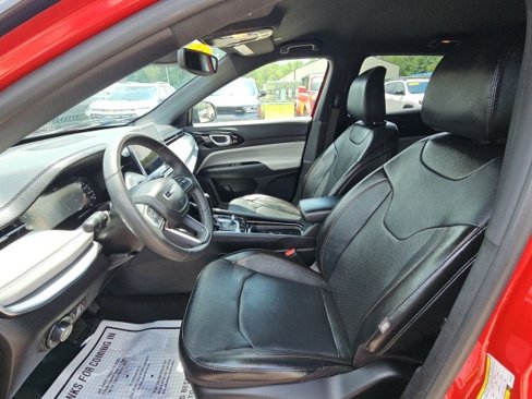 Used 2023 Jeep Compass Limited image 13
