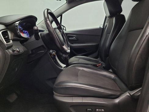 Used 2019 Chevrolet Trax LT w/ LT Convenience Package image 17