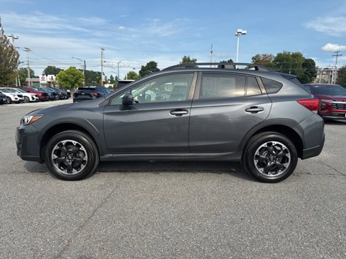 Used 2022 Subaru Crosstrek 2.0i Premium image 3