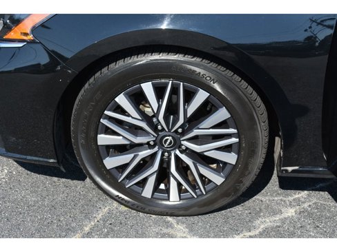 Used 2024 Nissan Altima 2.5 SV image 8