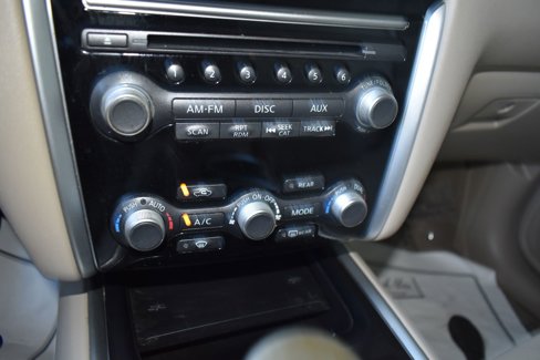 Used 2015 Nissan Pathfinder SV image 19