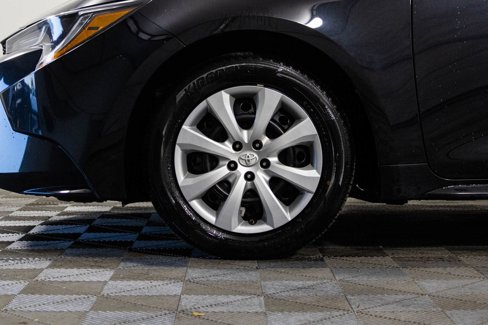 Used 2021 Toyota Corolla LE image 41
