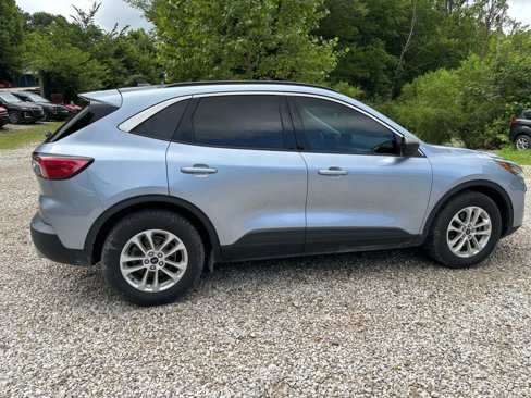 Used 2022 Ford Escape SE image 9