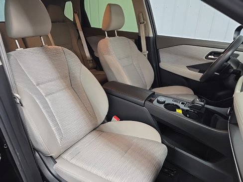 Used 2023 Nissan Rogue SV image 14