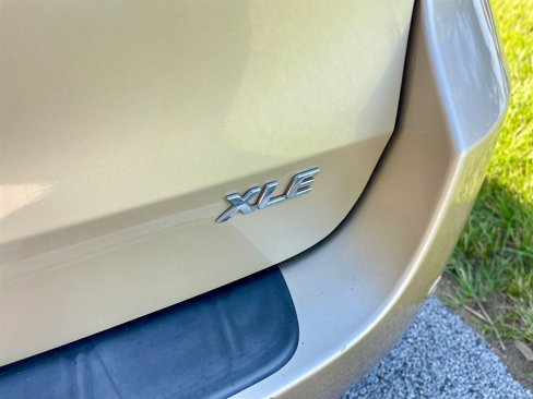 Used 2014 Toyota Sienna XLE image 26