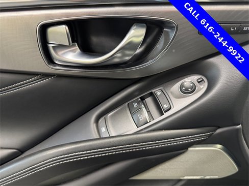 Used 2019 INFINITI Q60 3.0t Luxe w/ Essential Package image 13