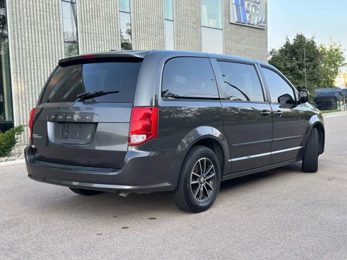 Used 2016 Dodge Grand Caravan SXT image 7