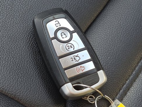 Used 2019 Ford Fusion SEL image 35