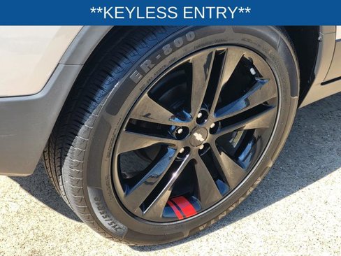 Used 2018 Chevrolet Trax LT w/ Redline Edition image 7