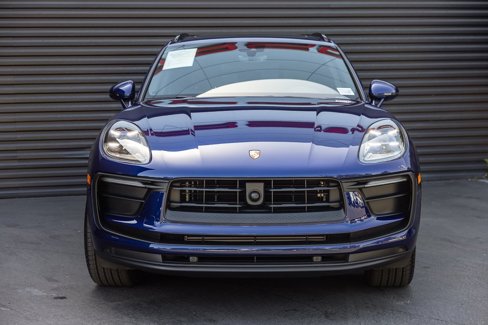 Certified 2025 Porsche Macan image 7