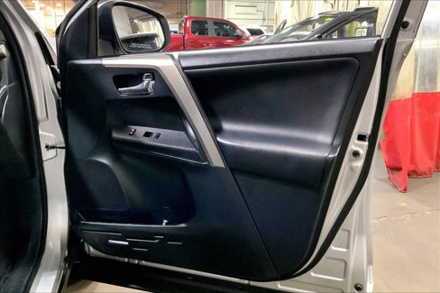 Used 2015 Toyota RAV4 Limited image 22