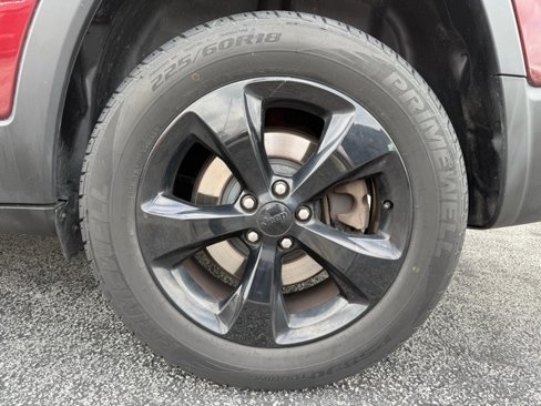 Used 2019 Jeep Cherokee Latitude Plus image 10
