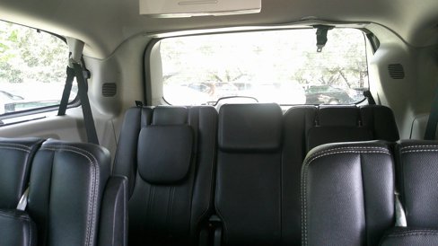 Used 2015 Chrysler Town & Country Touring image 25