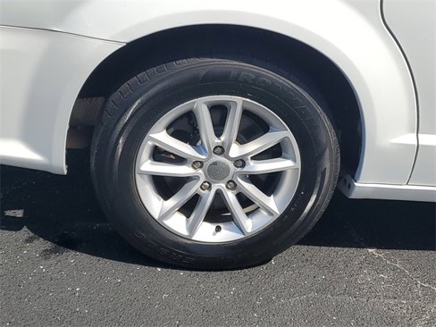 Used 2019 Dodge Grand Caravan SXT image 7