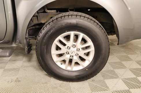 Used 2016 Nissan Frontier SV image 16