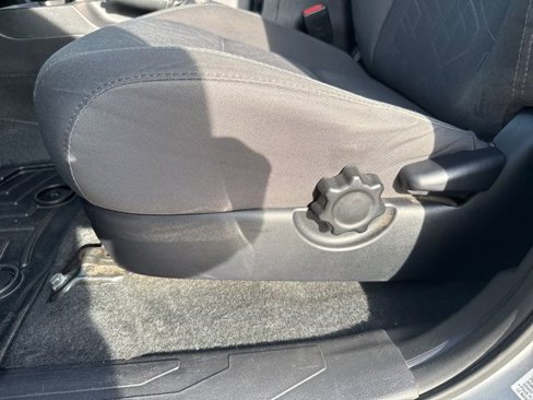 Used 2017 Toyota Tacoma SR image 21