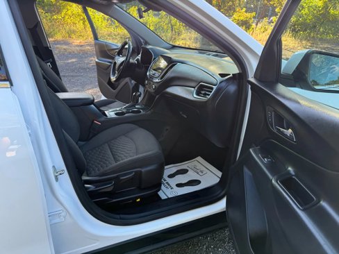 Used 2018 Chevrolet Equinox LT w/ Sun & Infotainment Package image 16