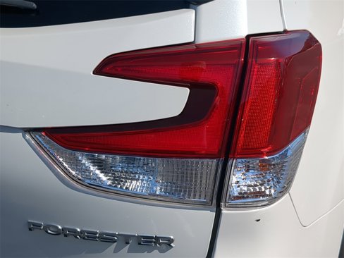 Used 2021 Subaru Forester Premium image 8