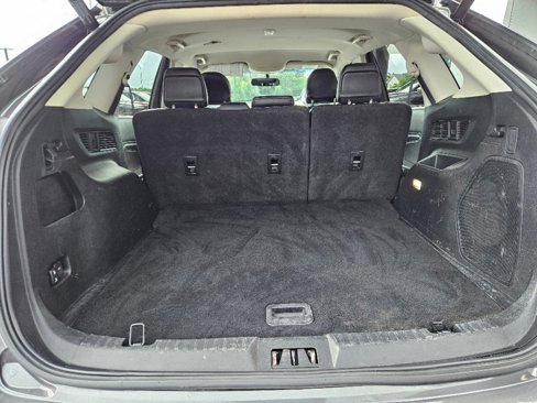 Used 2018 Ford Edge Titanium image 11