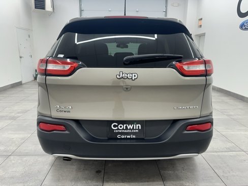 Used 2016 Jeep Cherokee Limited image 3
