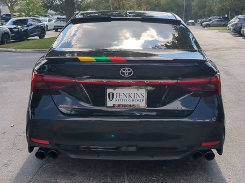 Used 2019 Toyota Avalon XLE image 5