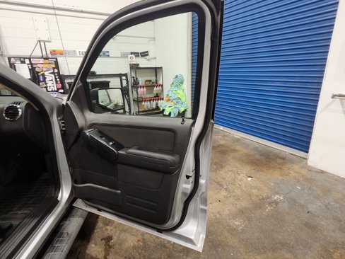 Used 2010 Ford Explorer Sport Trac XLT image 23