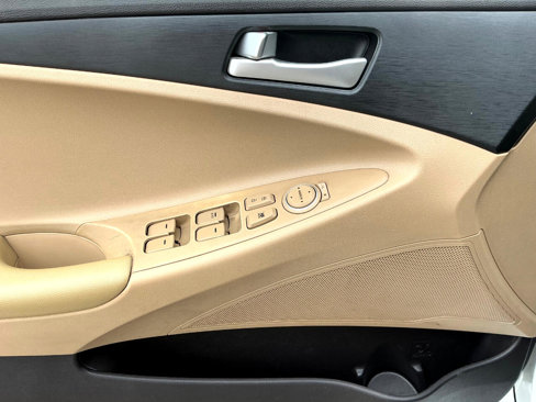 Used 2011 Hyundai Sonata GLS image 15