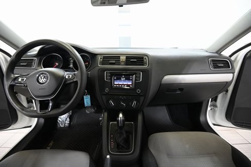 Used 2018 Volkswagen Jetta S image 2