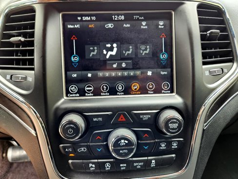 Used 2018 Jeep Grand Cherokee Limited image 22