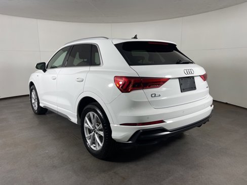 Used 2022 Audi Q3 2.0T Premium Plus w/ Premium Plus Package image 5