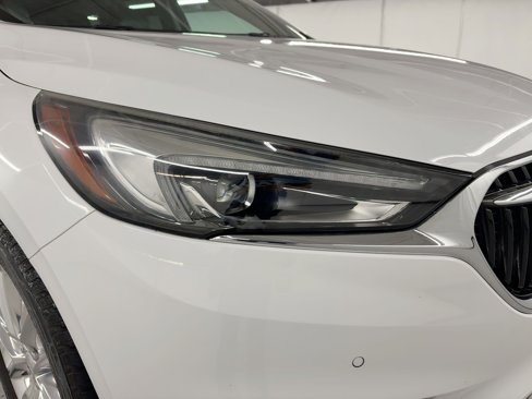 Used 2018 Buick Enclave Premium image 11
