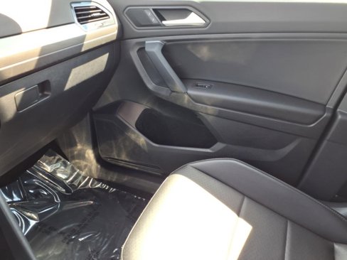 Used 2019 Volkswagen Tiguan SE image 23