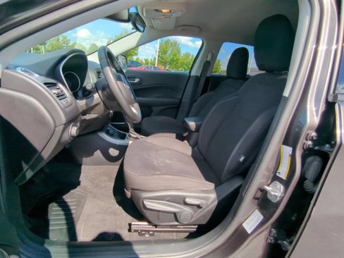 Used 2018 Jeep Compass Sport image 12